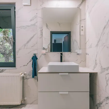 Balatoni Est 度假居 *