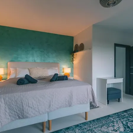 Tatil Evi Balatoni Est *