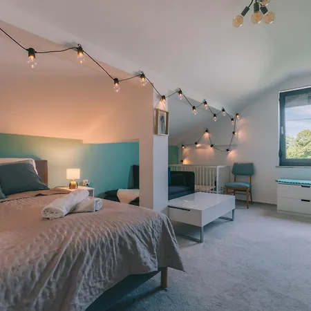 Balatoni Est * 巴拉顿诺尔马迪