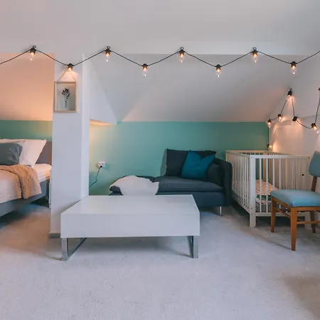 Balatoni Est 度假居