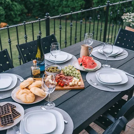 Balatoni Est Tatil Evi Balatonalmádi