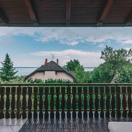 度假居 Balatoni Est