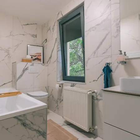 Balatoni Est 度假居 巴拉顿诺尔马迪