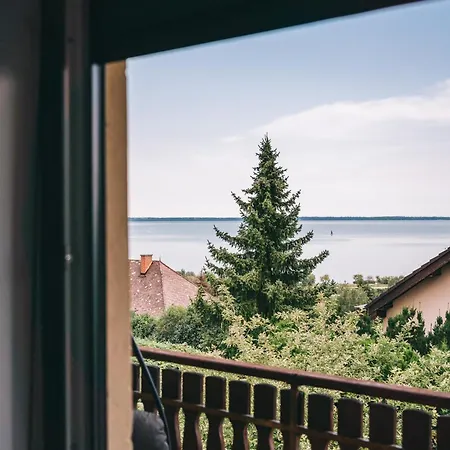 Balatoni Est 度假居