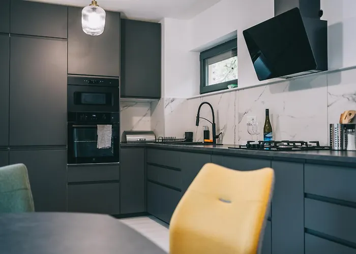 Balatoni Est * Balatonalmádi