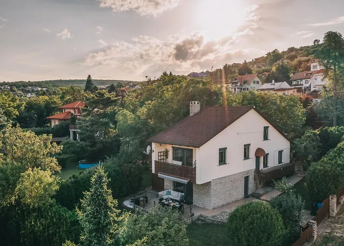 Balatoni Est Hébergement de vacances Balatonalmádi