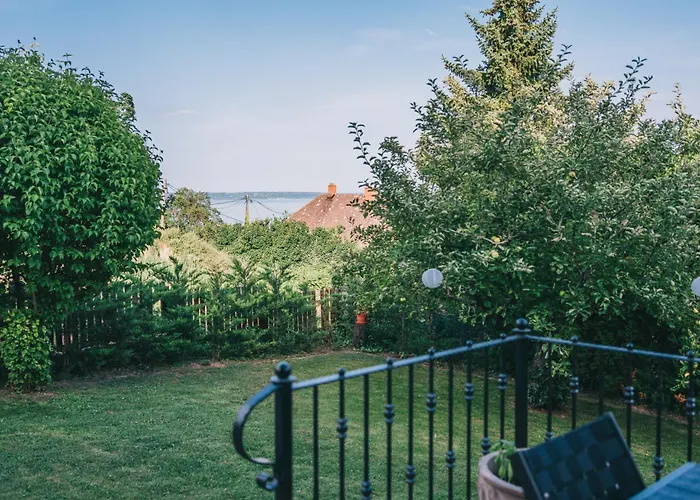 Balatoni Est Hébergement de vacances