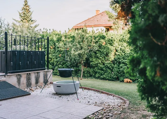 Balatoni Est Hébergement de vacances Balatonalmádi